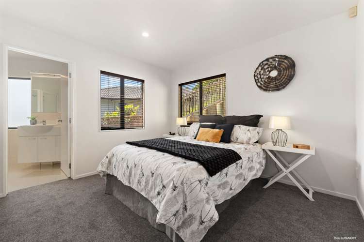 1/19 Langana Avenue Browns Bay_6