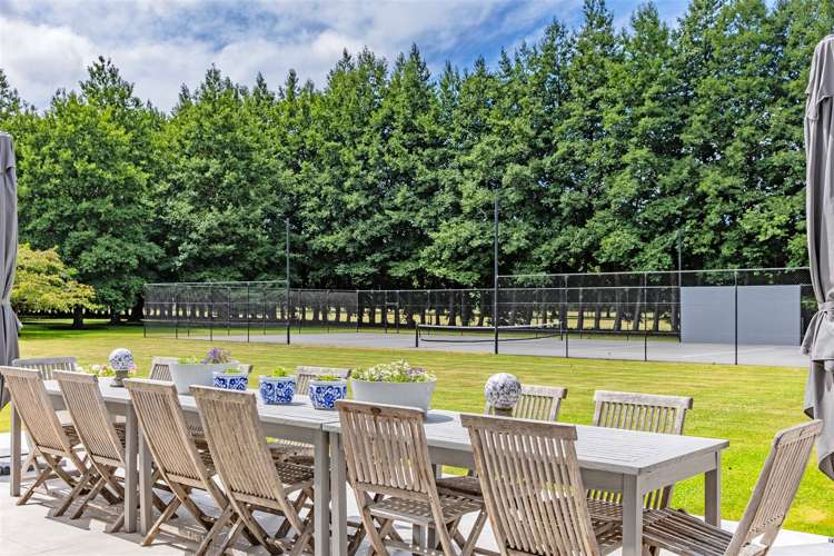 71 Hussey Road Northwood_31