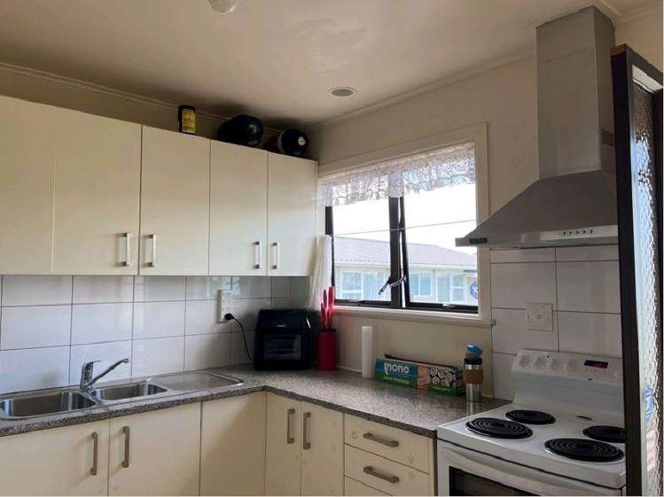 35 Hutchinsons Road Bucklands Beach_1