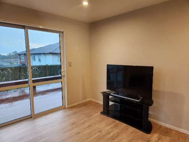 Modern Renovated 2 Bedroom Unit