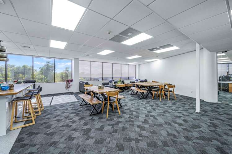 6 Alderman Drive Henderson_11