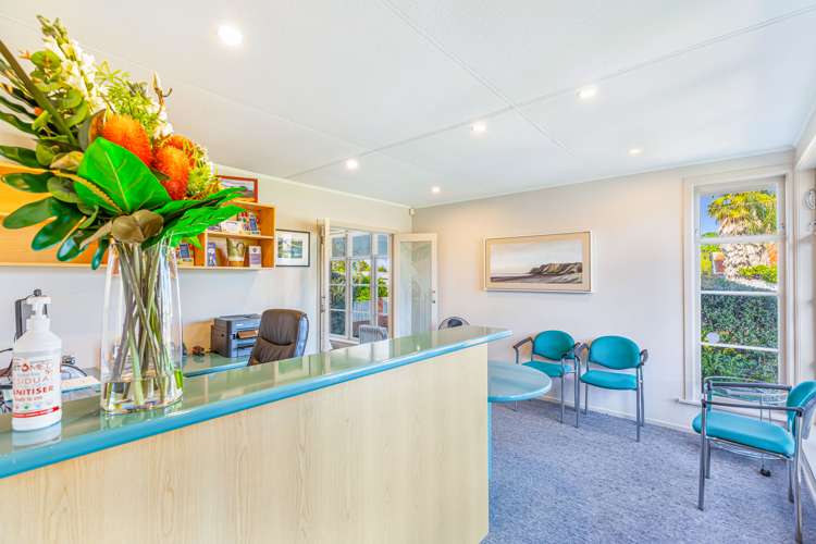 75 Titirangi Road New Lynn_15