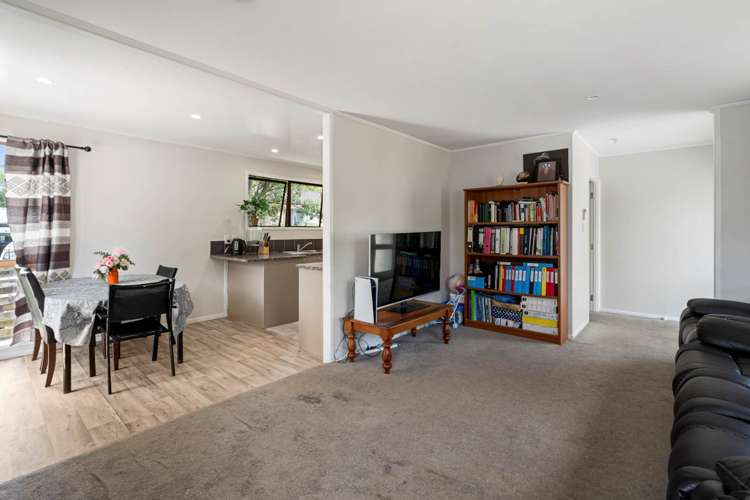 43 & 43A Urlich Drive Ranui_13