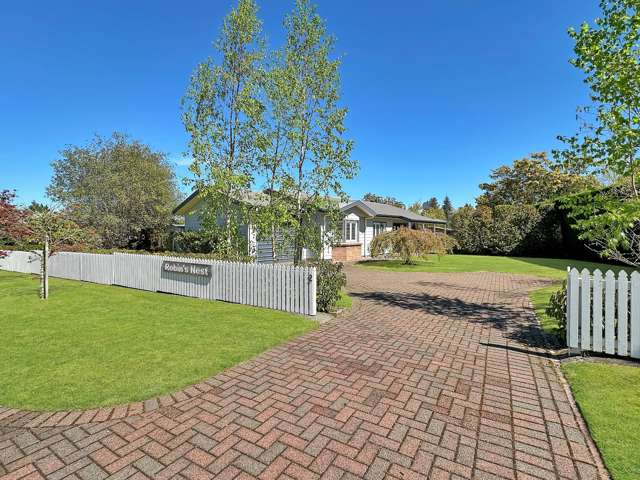 A Stones Throw to the Golf Course