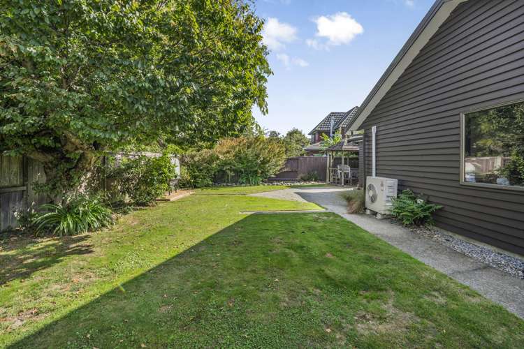 52 Mcenroe Grove Naenae_24