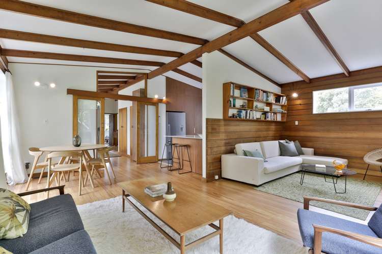 242 Glengarry Road Glen Eden_2