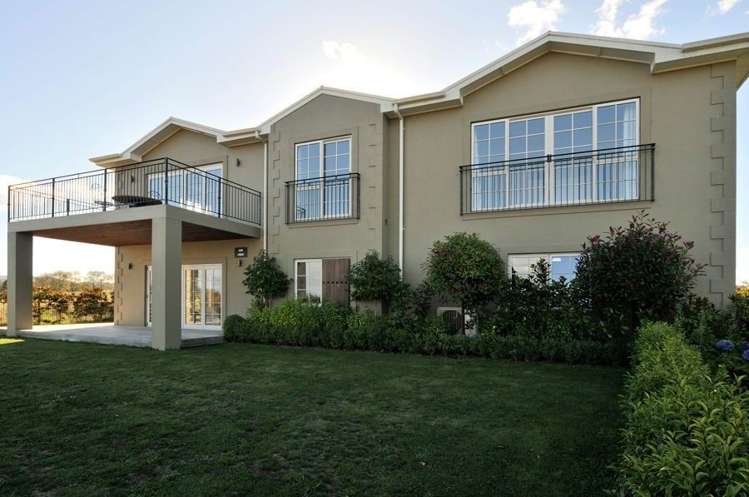 12 Chateau Crescent Rangatira Park_6