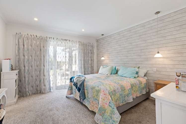 51 Coutts Way Fitzherbert_27