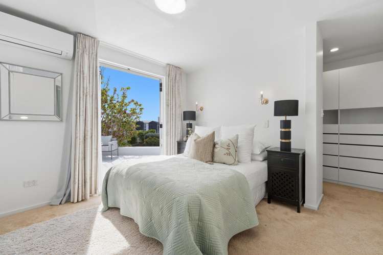 2/7 Otakau Road Milford_9