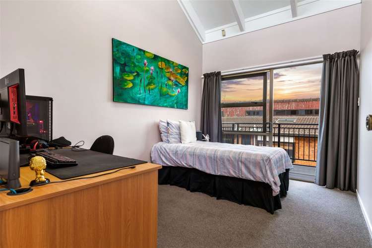 2/18 Wernham Place Northcote_7