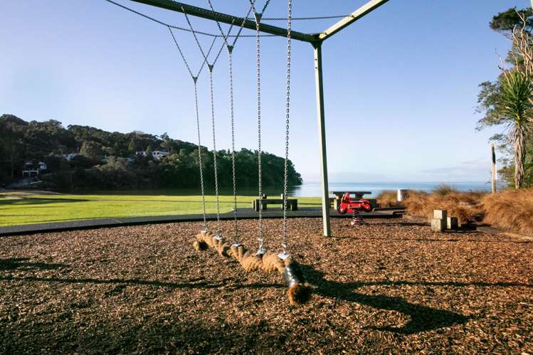 5 Paturoa Road Titirangi_26