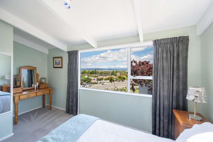 198 The Ridgeway Stoke_12