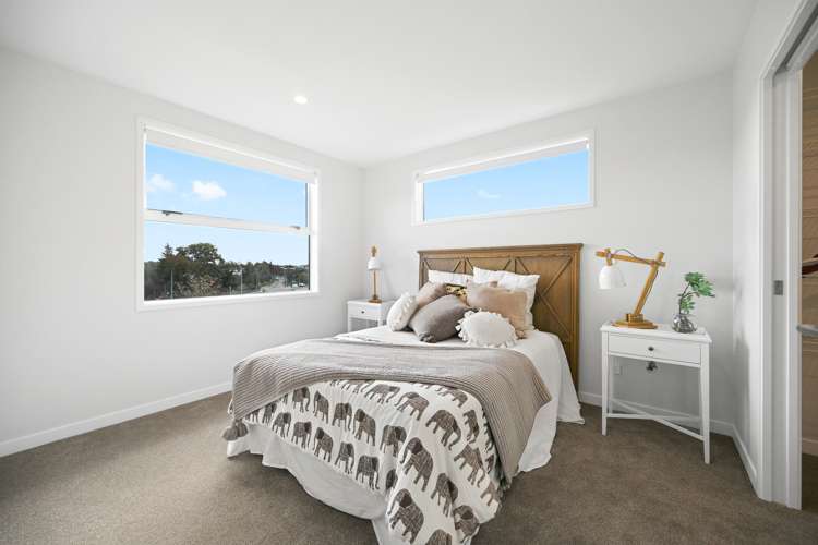 21 Halo Green Peacocke_6