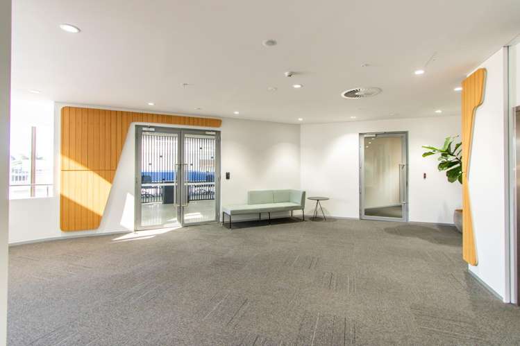 C.2/1 The Strand Takapuna_6