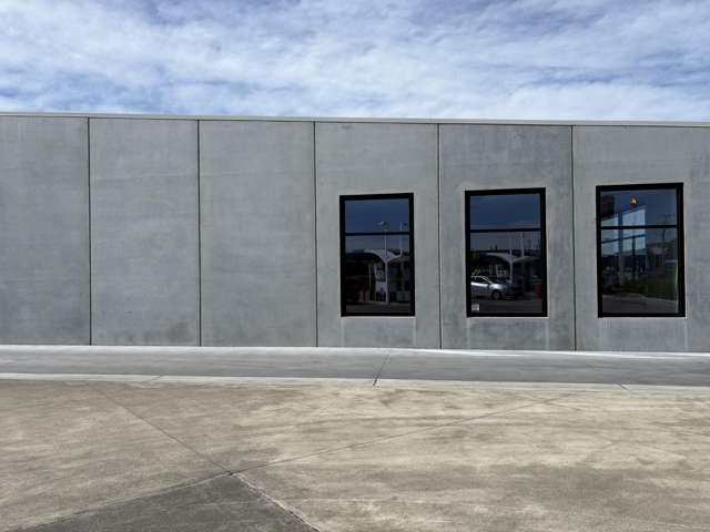 1004 Karamu Road North Mayfair_2