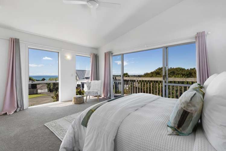 8 Wiriana Place Stanmore Bay_7