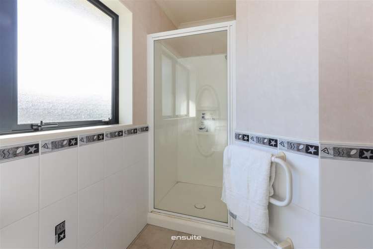 20 Frame Place Owhata_21