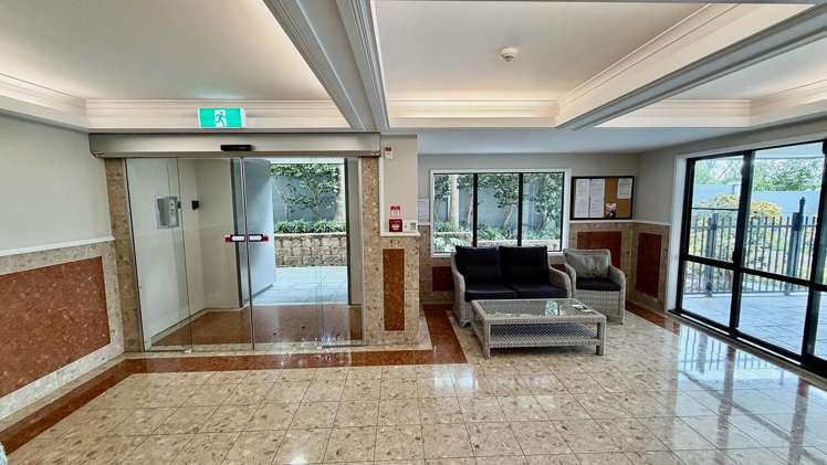 4/99 Mokoia Road Birkenhead_24