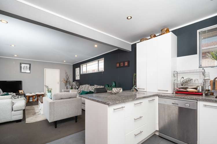 2/131 Titirangi Road New Lynn_6