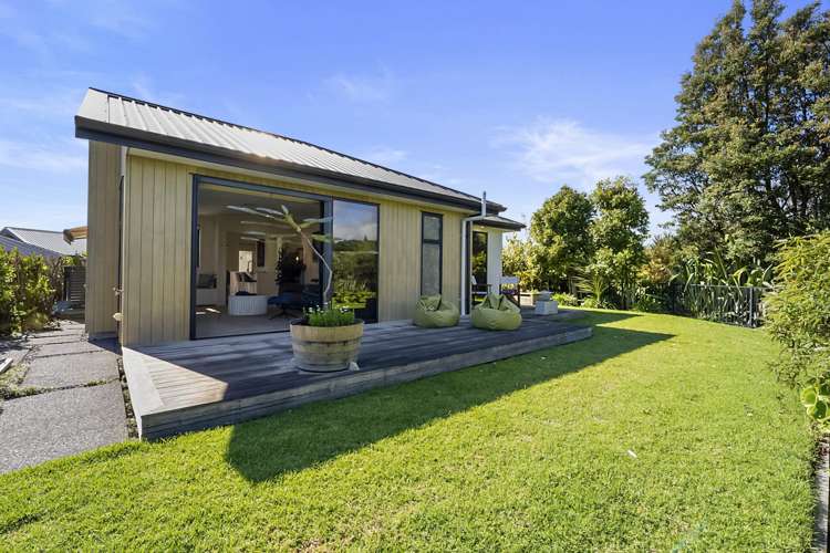 2/31 Links Drive Waiwhakaiho_17