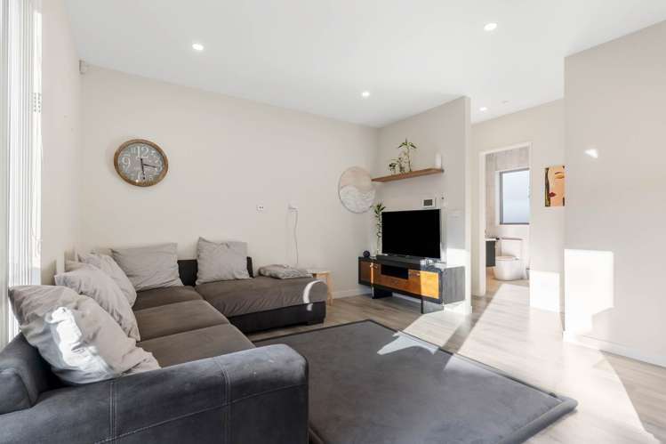 9 Holcroft Street Papakura_12