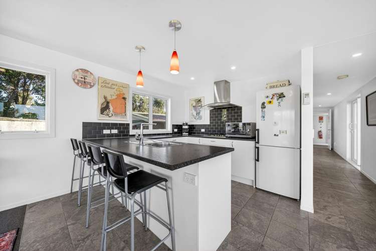 5 Harapaki Road Riversdale Beach_2