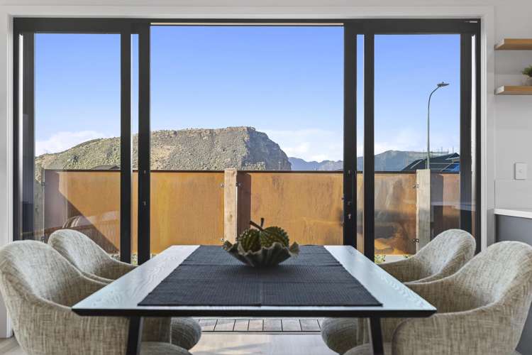 8 Buttercup Street_4