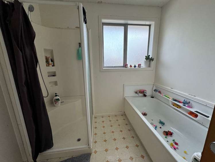 39 Steele Street Hornby_9