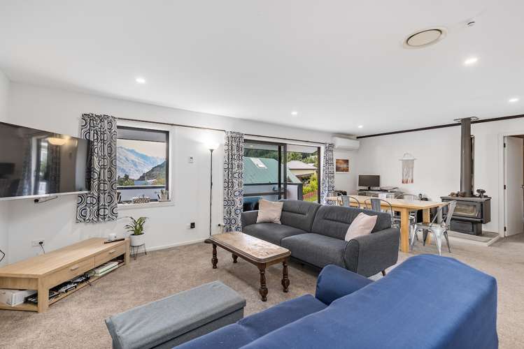 27 Watts Road Fernhill/Sunshine Bay_9