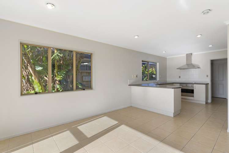 6 Brechin Place Wattle Downs_8
