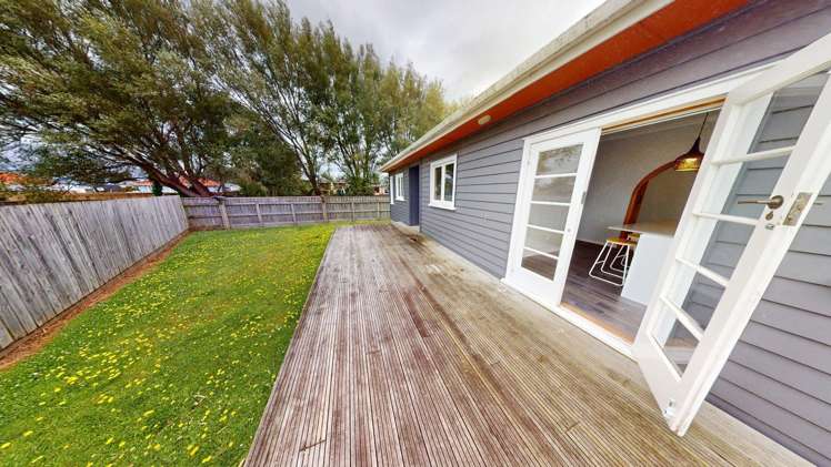 8 Churchill Crescent 1206_18