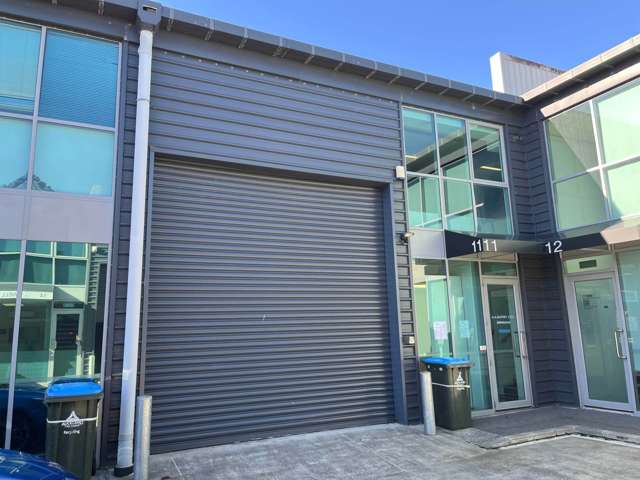 WAREHOUSE / OFFICE WITH ROLLER DOOR