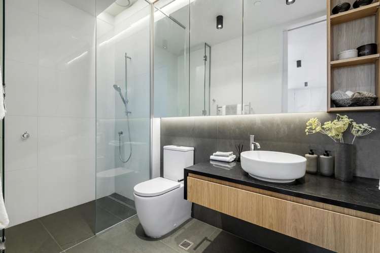 8/423-427 Beach Road Mairangi Bay_8