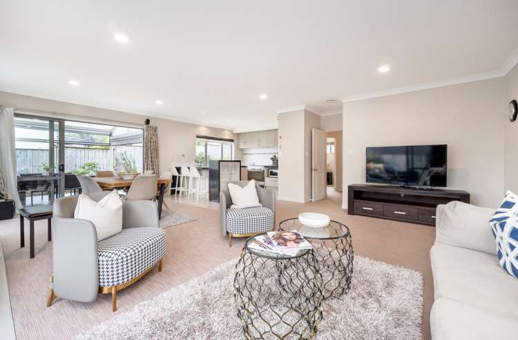 14 Woolaston Place Flat Bush_5