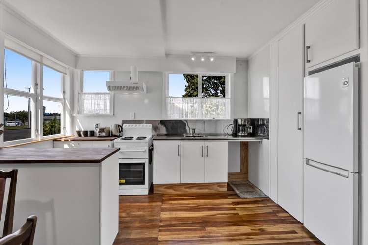 2 Acourt Street Hawera_3