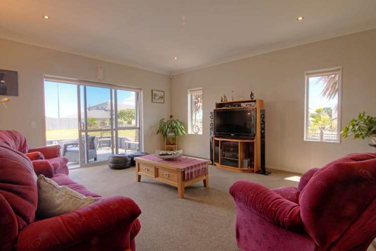 34 Pine Harbour Parade Beachlands_5