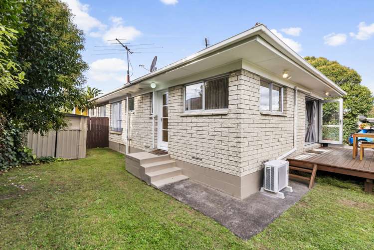 2/7 Hedge Row Sunnyhills_12