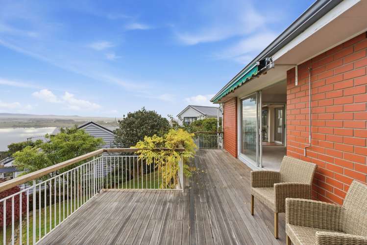 39 Te Awakura Terrace Mount Pleasant_14