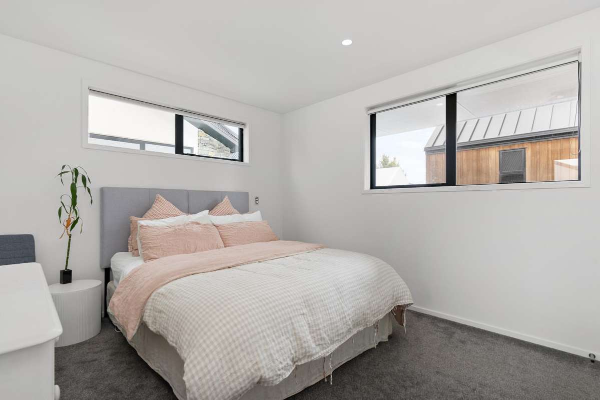 2/41 Gracefield Avenue_1