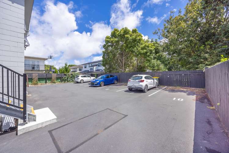 Units 1-10 at 11 Coates Street Hamilton East_31