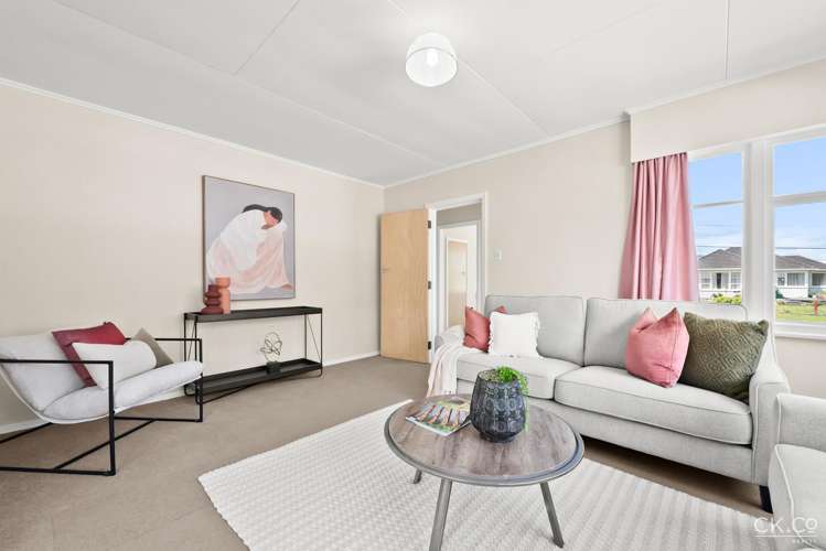 44 Russell Road Wainuiomata_3