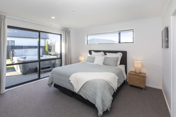 160 Southfield Drive Lincoln_11