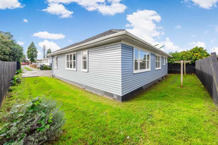 2/174 Russell Road_3