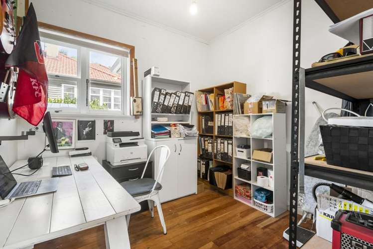 16 Achilles Crescent Narrow Neck_17