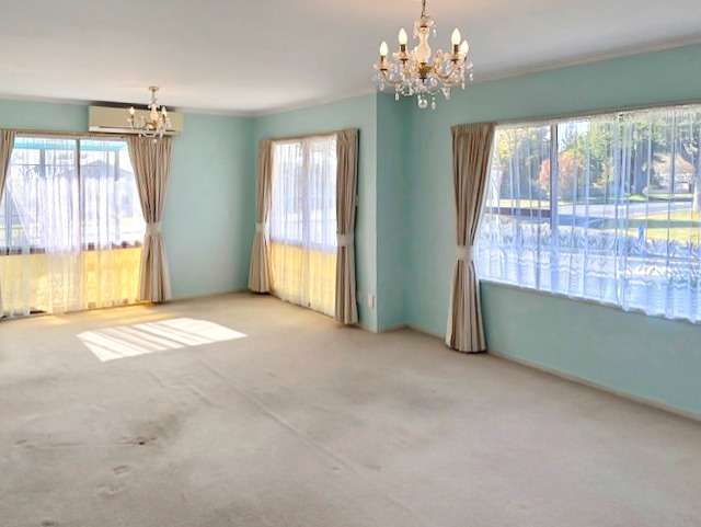136 Richmond Avenue 11139_3
