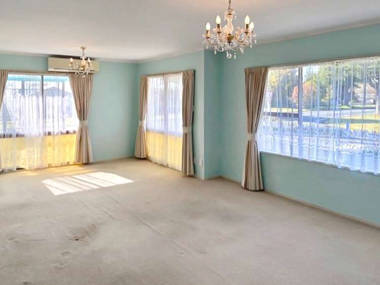 136 Richmond Avenue 11139_3