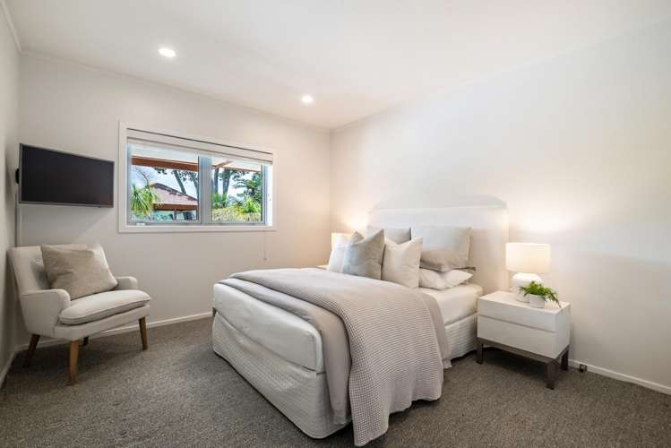 14 Oscar Road Greenhithe_31