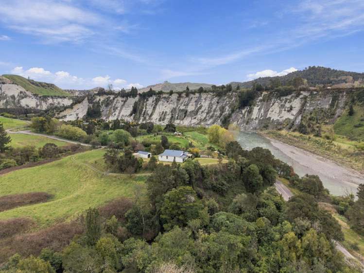 32 Kawhatau Valley Road Mangaweka_18