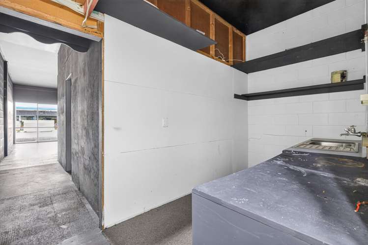 49 Town Centre Turangi_9