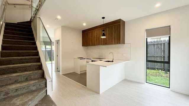9/8 Rosier Road 1665_1